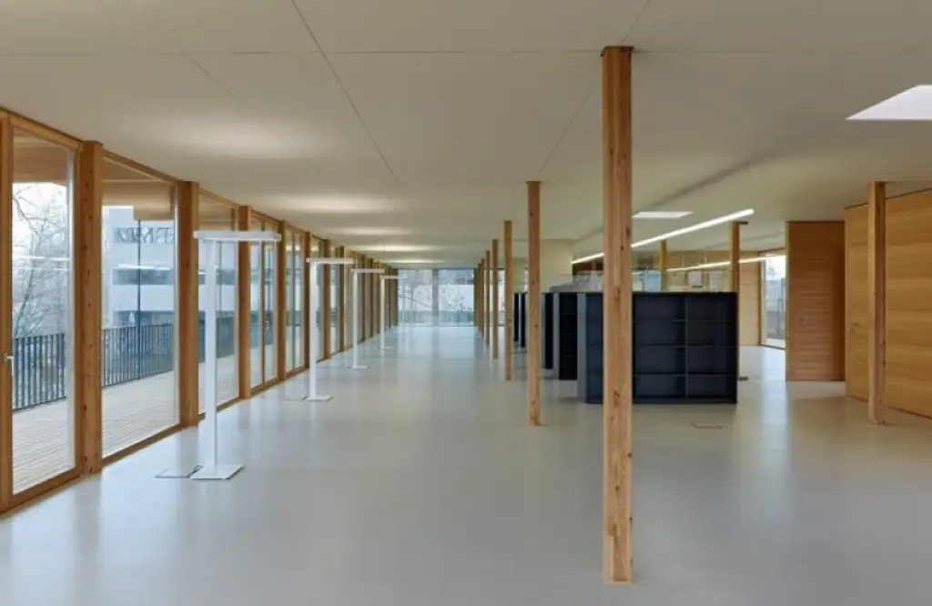 Das Traumbüro - komplette, oberste Etage, riesiger Balkon, tolle Architektur, Parkplätze