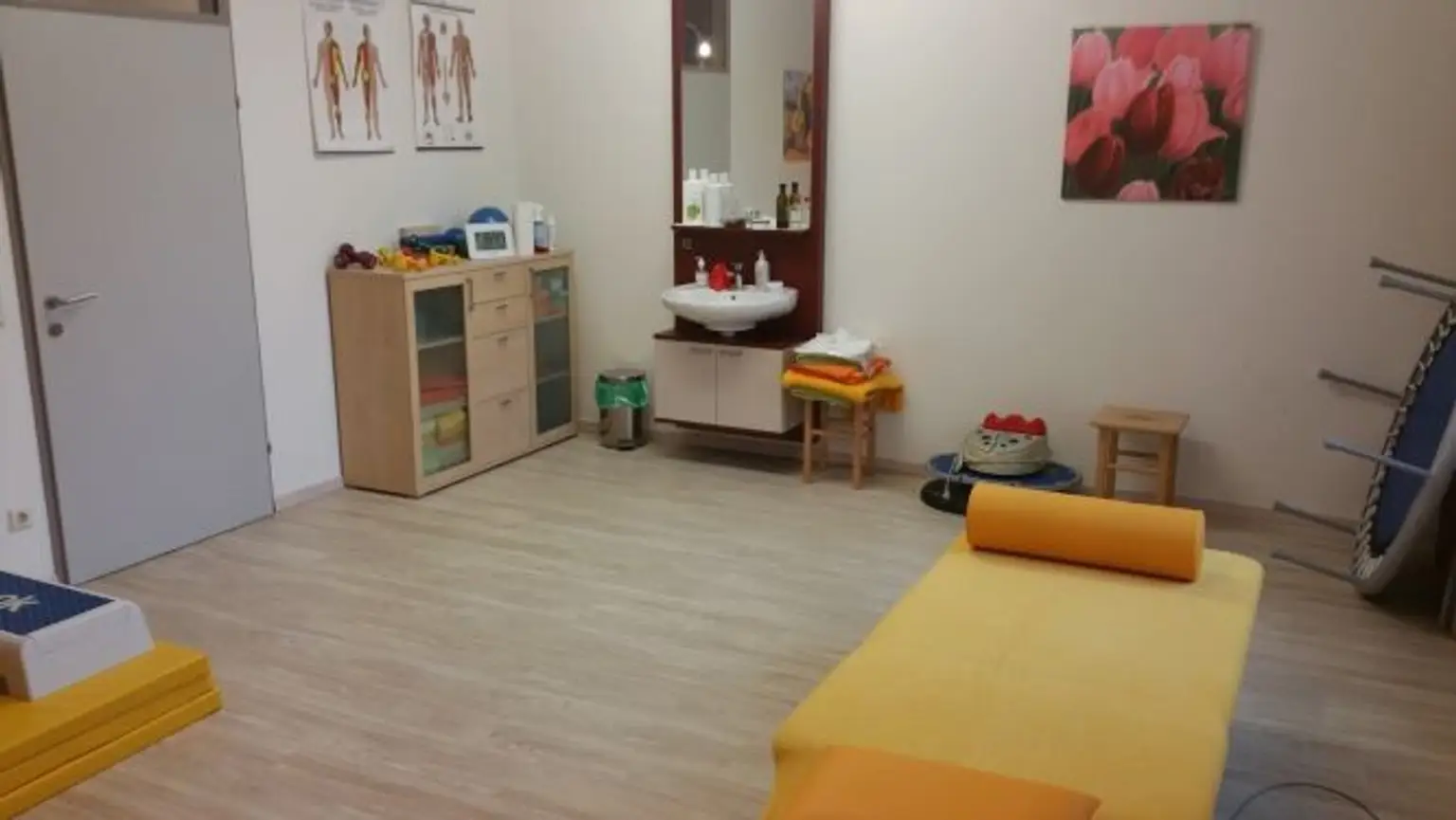 Therapieraum 1 Foto 1+