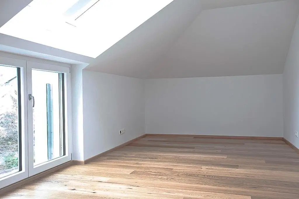 Exklusive, traumhafte Dachgeschosswohnung mit großer Terrasse