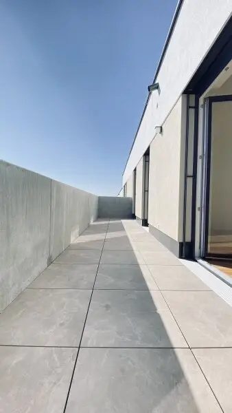 Neubau Erstbezug Wunderschöne Drei Zimmer Wohnung mit Balkon und herausragender Aussicht