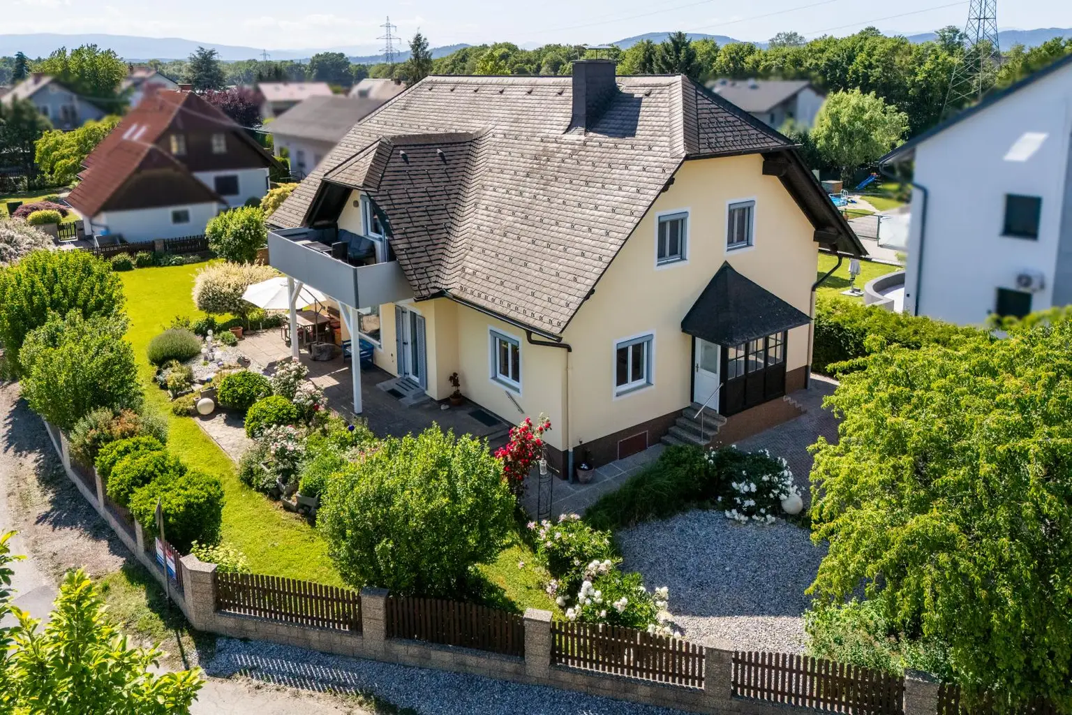 Hausansicht Drohnenfoto