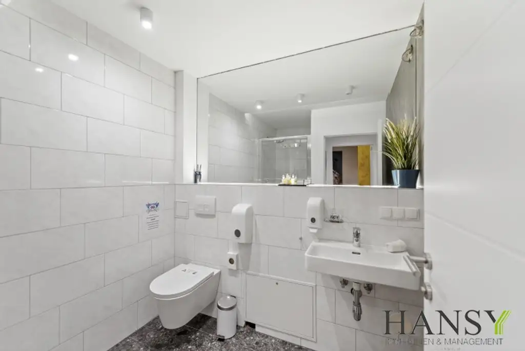 Vollmöblierte 3-Zimmer-Wohnung mit Loggia & zwei getrennt begehbaren Schlafzimmern! (WG-tauglich) 5 Gehminuten zur Mariahilfer-Straße