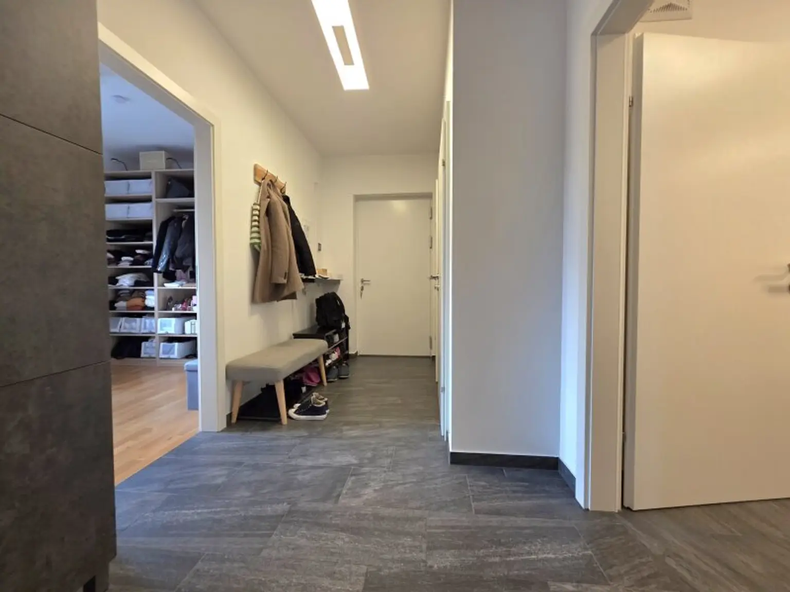 Neuwertige 3-Zimmer-Wohnung mit ruhigem Südbalkon!