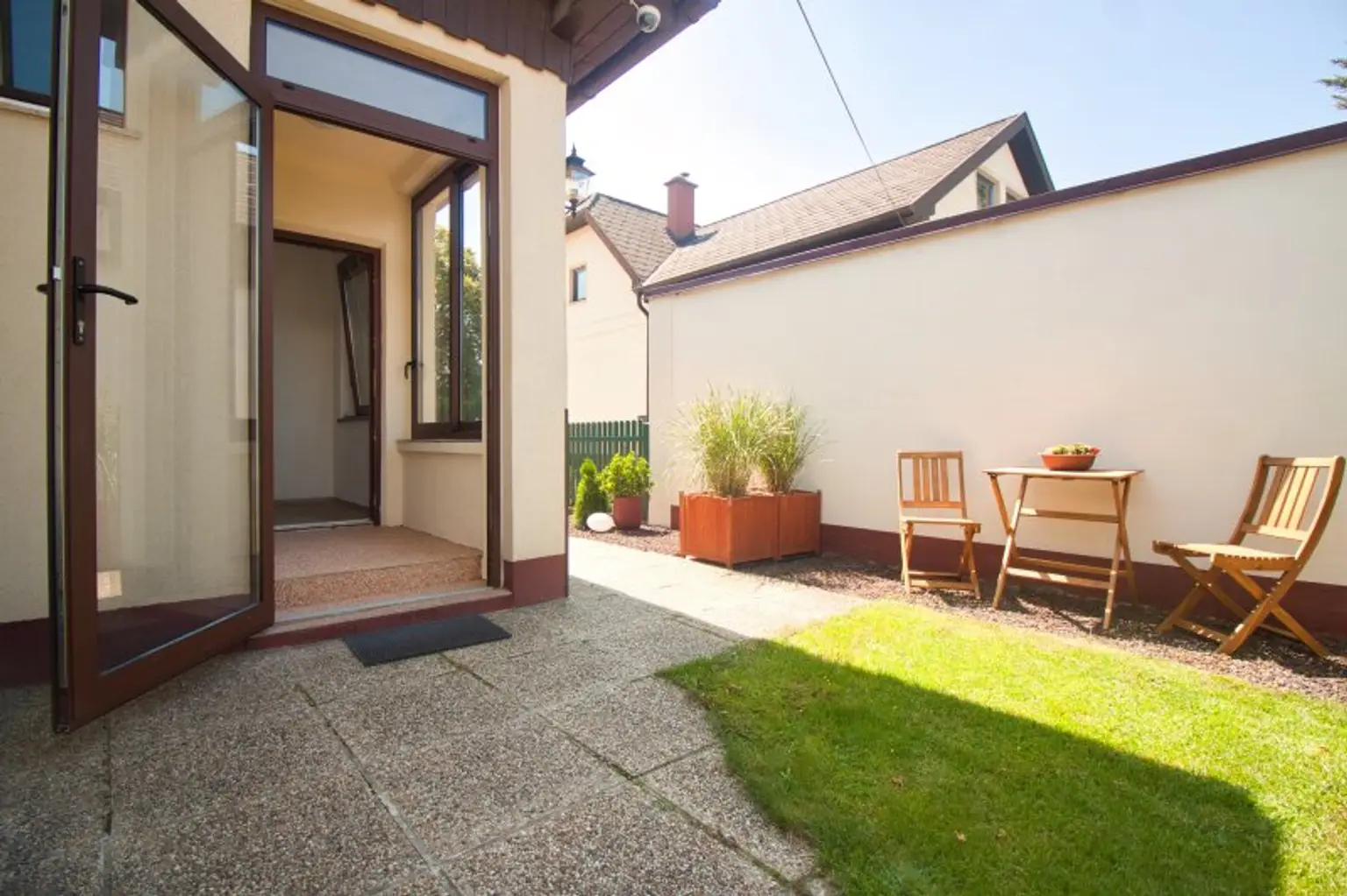 Gepflegtes, charmantes Haus im schönen Fischamend | ca. 122 m² Wohnfläche auf einer Ebene | 5 Zimmer | Garten & Garage