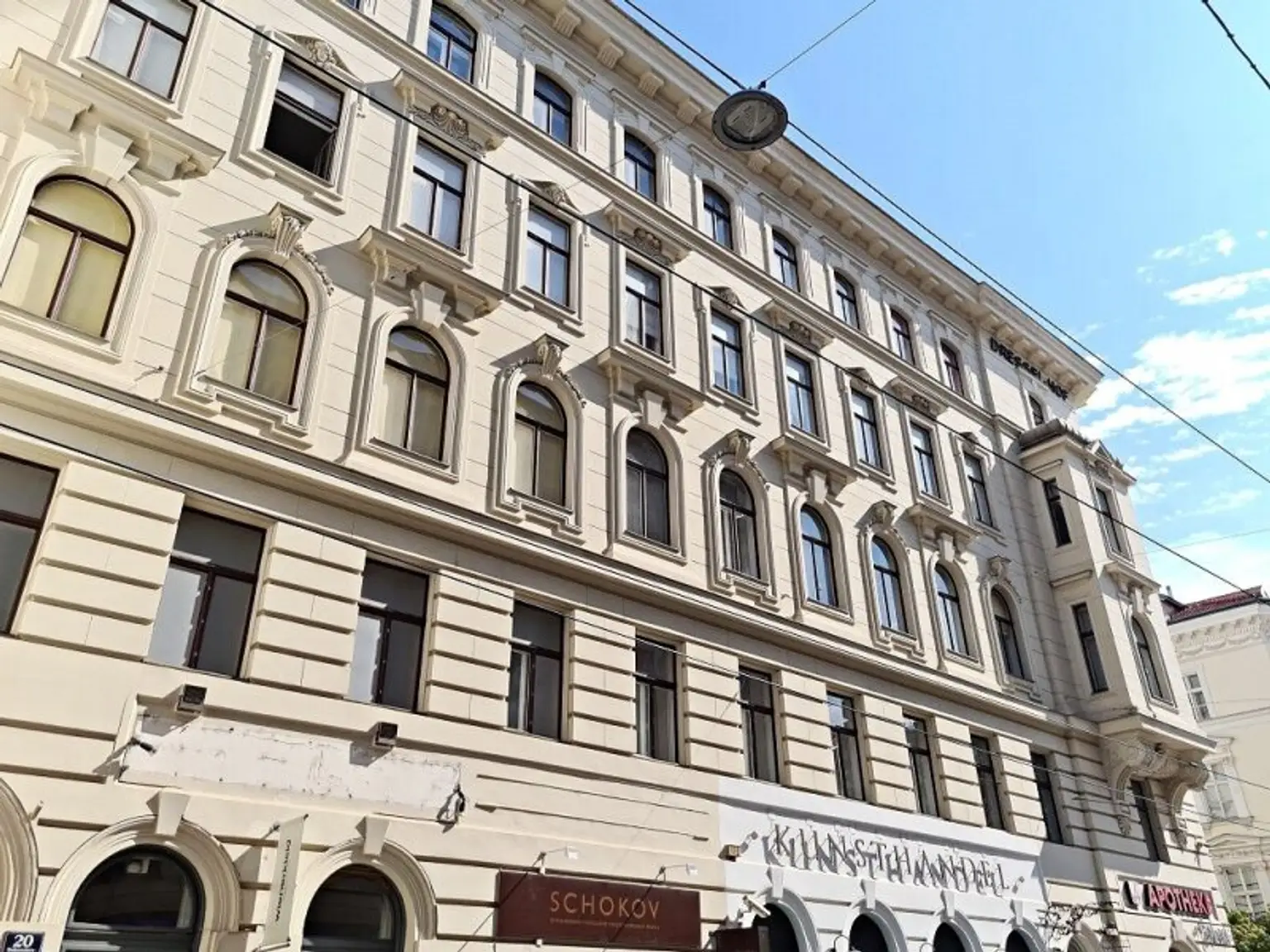 SPITTELBERG, teilsaniertes 84 m2 Dachgeschoß, 3 Zimmer, Extraküche, Wannenbad, Parketten, WG-geeignet, MQ-Nähe