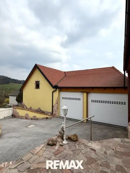 19 Garage
