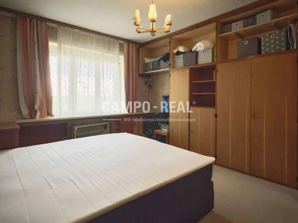 CAMPO REAL: Charmantes Stadthaus – Ihr Renovierungsprojekt mit Potential!
