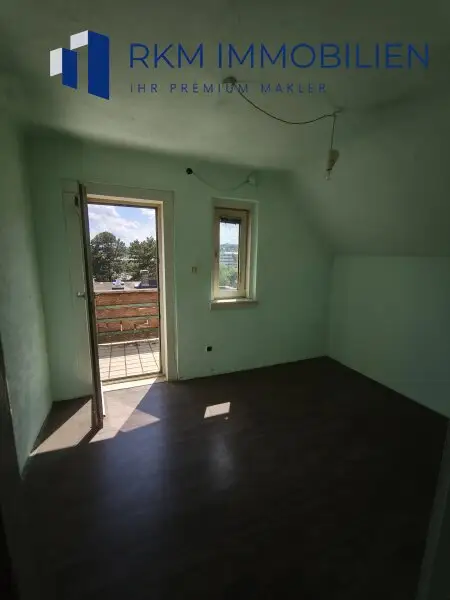 Traumhaftes Mehrfamilienhaus in Wien 1230: 9 Zimmer, Garten, Balkon und Garage - Ihr neues Zuhause!