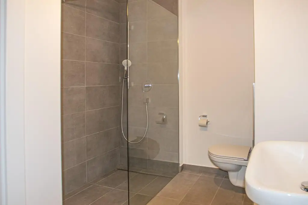 Provisionsfrei! Neubau - Teilmöblierte 2-Zimmer-EG Wohnung mit Terrasse und Garten