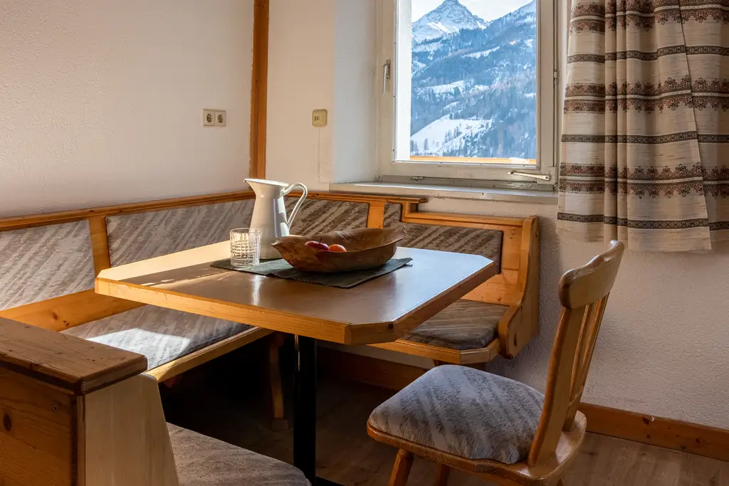 MIETE -  Helle 2 Zimmerwohnung mit Balkon inkl. Betriebskosten - in Virgen