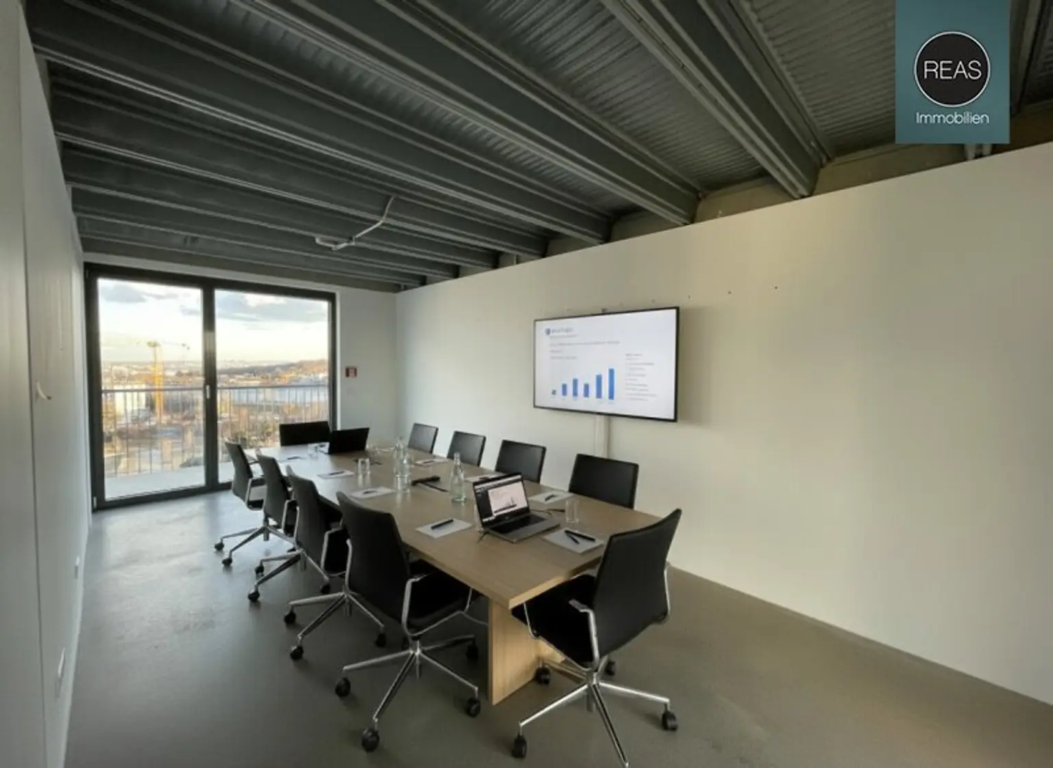 The View! Penthouse Loft mit Dachterrasse samt Wien-Panorama-Blick in der Brotfabrik Wien!