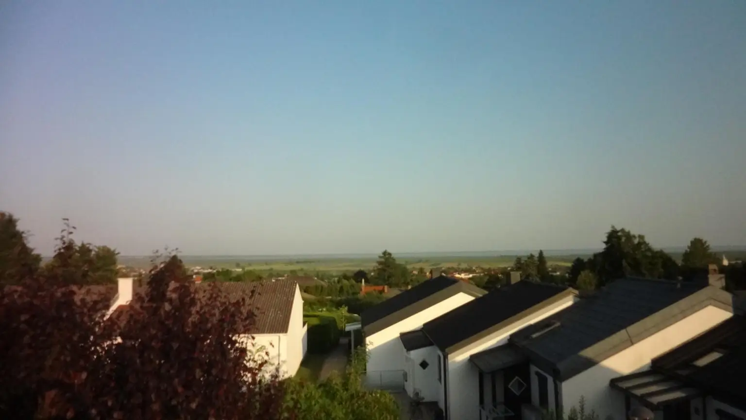 Sanierungsbedürftiges Reihenhaus mit Seeblick!