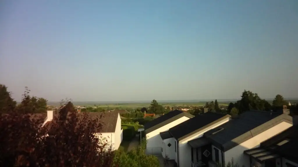 Sanierungsbedürftiges Reihenhaus mit Seeblick!