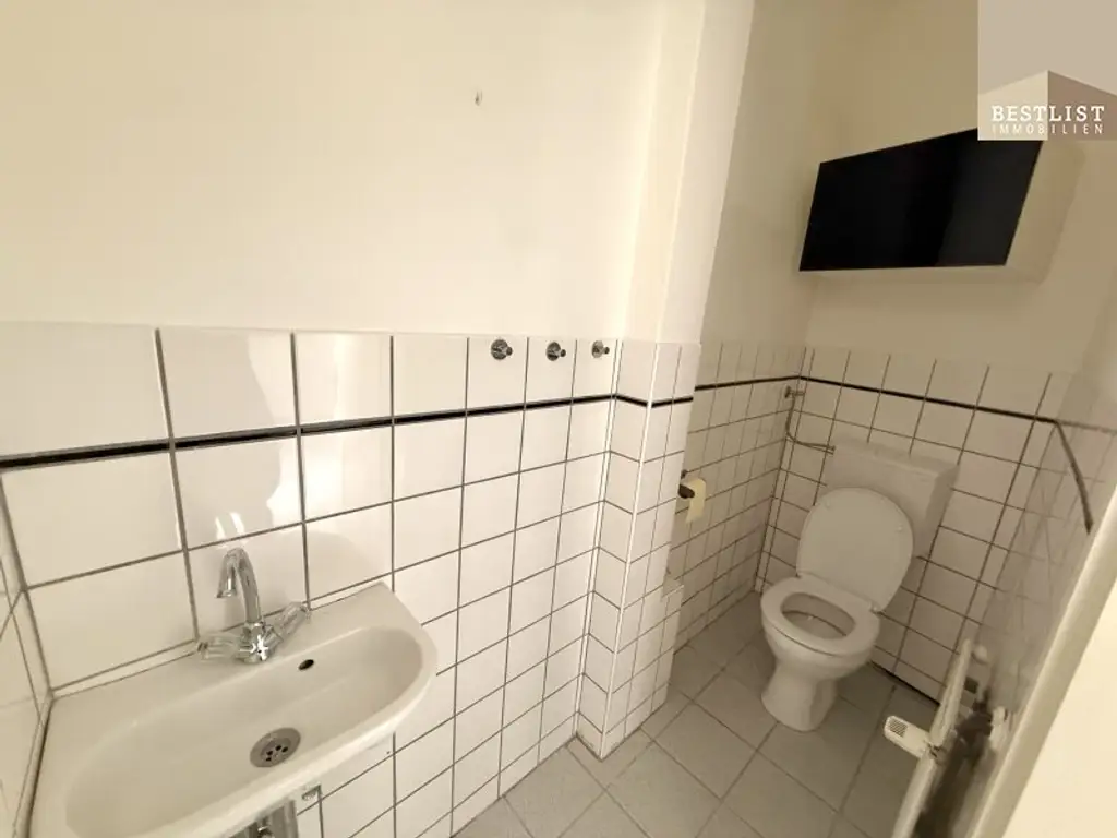 Attraktives Zinshaus mit Gewerbefläche und Wohnmöglichkeit in bester Lage!