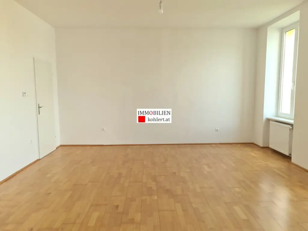 GELEGENHEIT, 3-ZIMMERWOHNUNG MIT FERNBLICK UND ZENTRALE LAGE