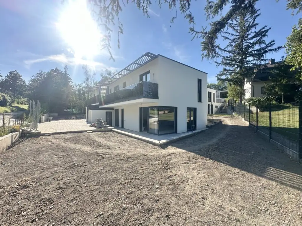 AKTIONSPREIS! Exklusive Doppelhaushälften inkl. Terrasse/Garten + Balkon 4-5 Zimmer! TRAUMAUSBLICK auf Burg Liechtenstein! SCHLÜSSELFERTIG!