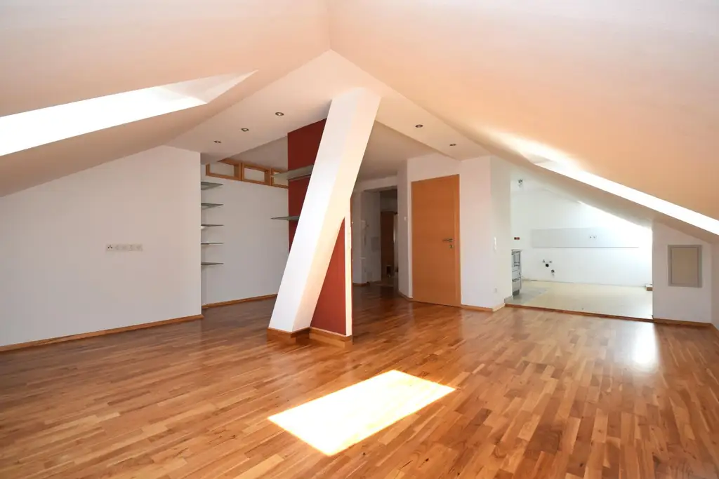 Besichtigungstag 11. September, nur mit Voranmeldung möglich!- Mehrfamilienhaus mit großzügigen Garten