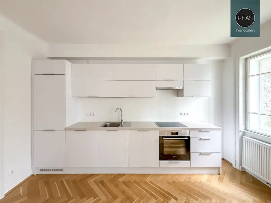 Büro mit Gartenblick und Erker in Bestlage neben dem Schubert-Museum! Gartennutzung inklusive!