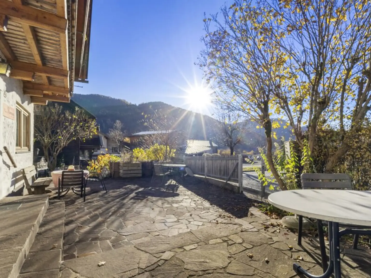 Schönes 247m² Mehrfamilienwohnhaus mit 4 Wohnungen am Weißensee mit Seeblick und Seenähe in TOPLAGE