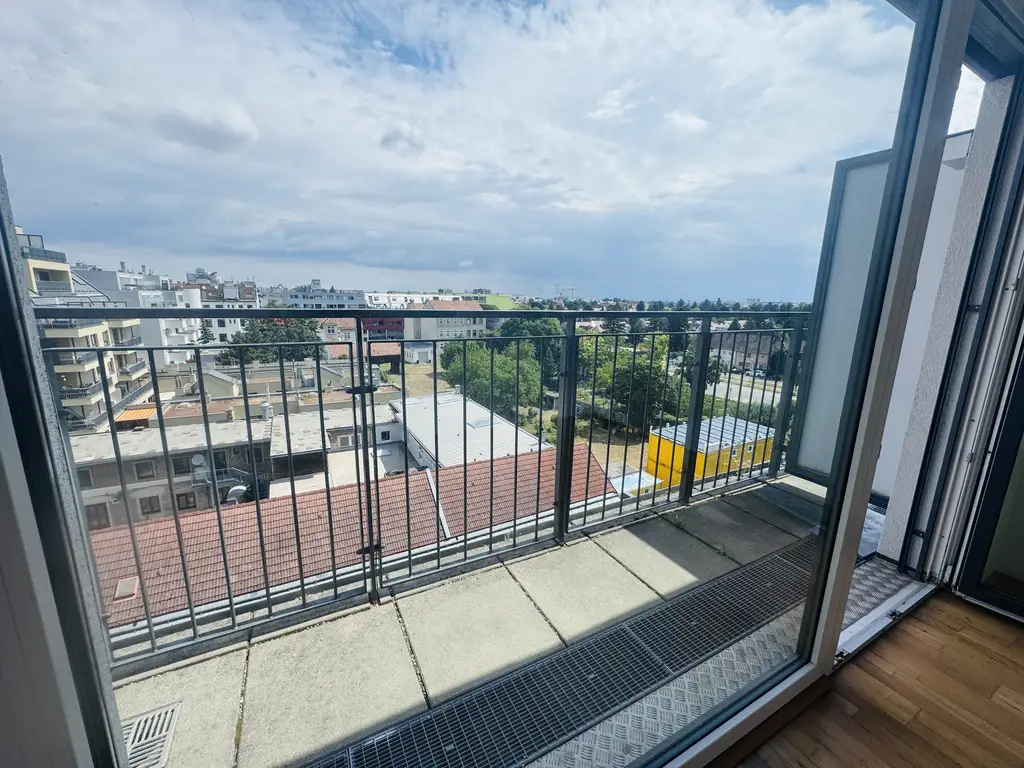 Lichtdurchflutete Dachgeschoss-Maisonette mit Südterrasse & Weitblick
