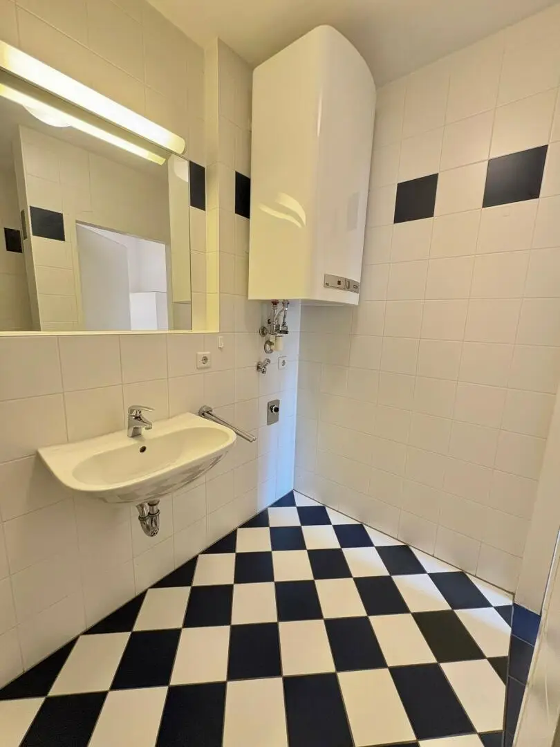 und Waschmaschinen-Anschluss