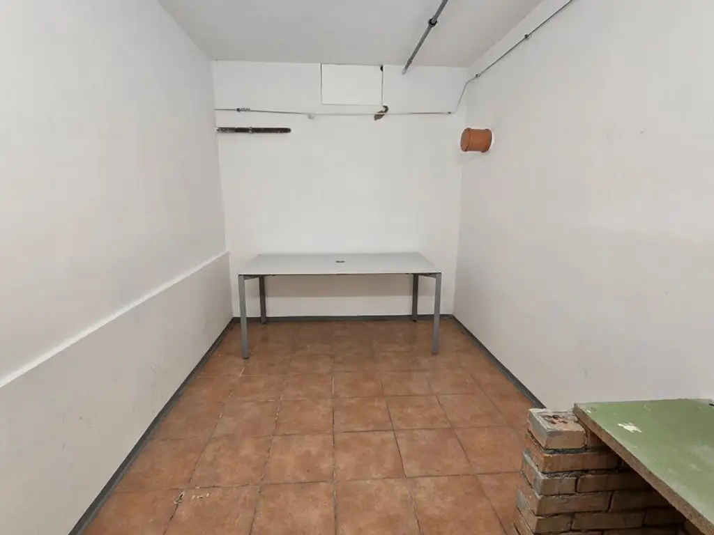 *** SEHR VIEL PLATZ *** PRIVAT + BERUFLICH *** RUHELAGE ***