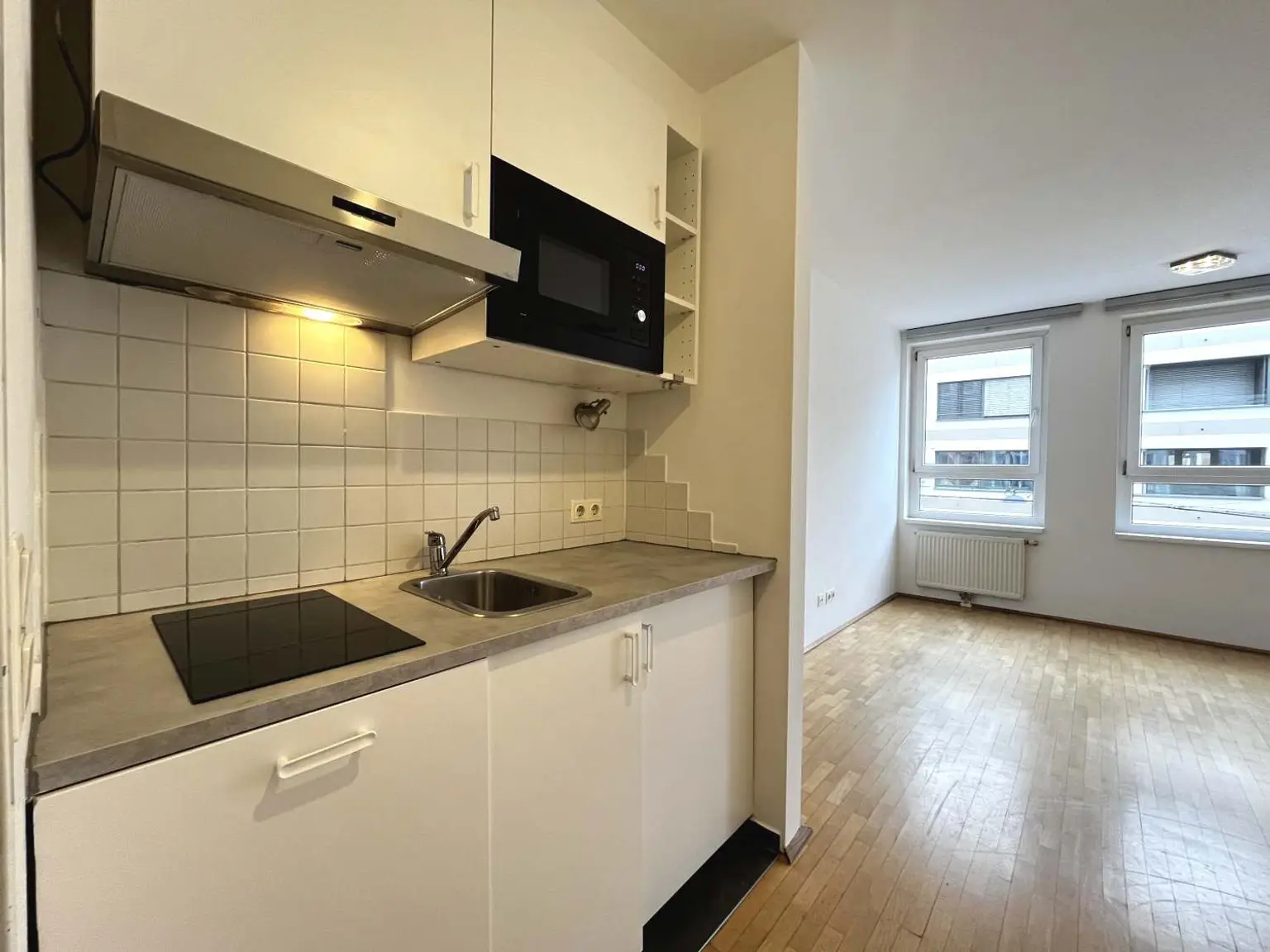 Öffentlich sehr gut angebundene Garconniere im 19ten!