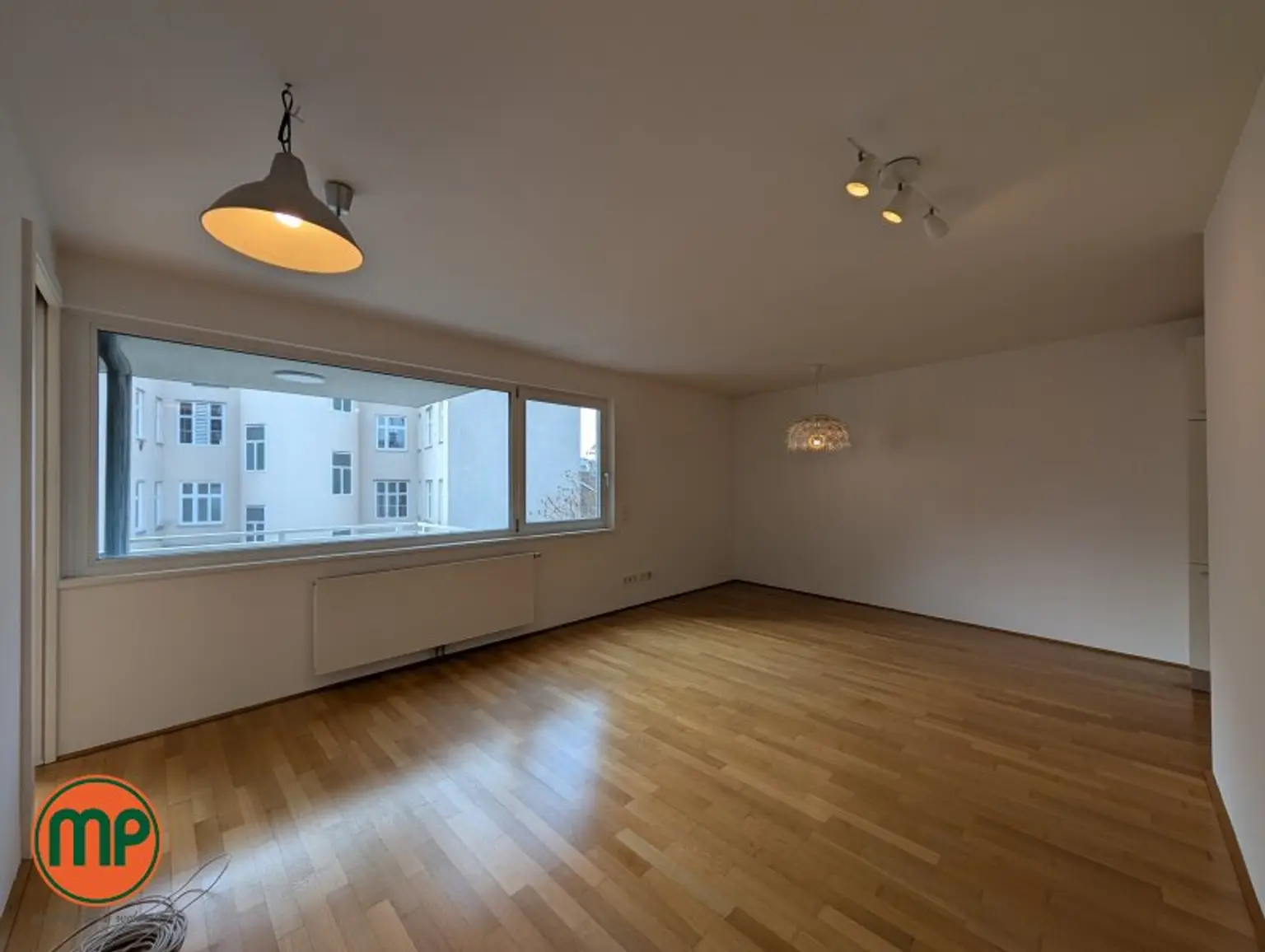 Elegante 2-Zimmer-Wohnung mit Balkon – Premiumlage unweit Uni & AKH