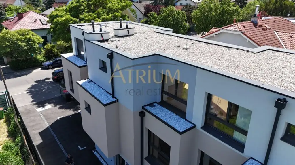 Reihenmittelhaus mit 5 Zimmer, Garten, 2 Terrassen – Erstbezug!