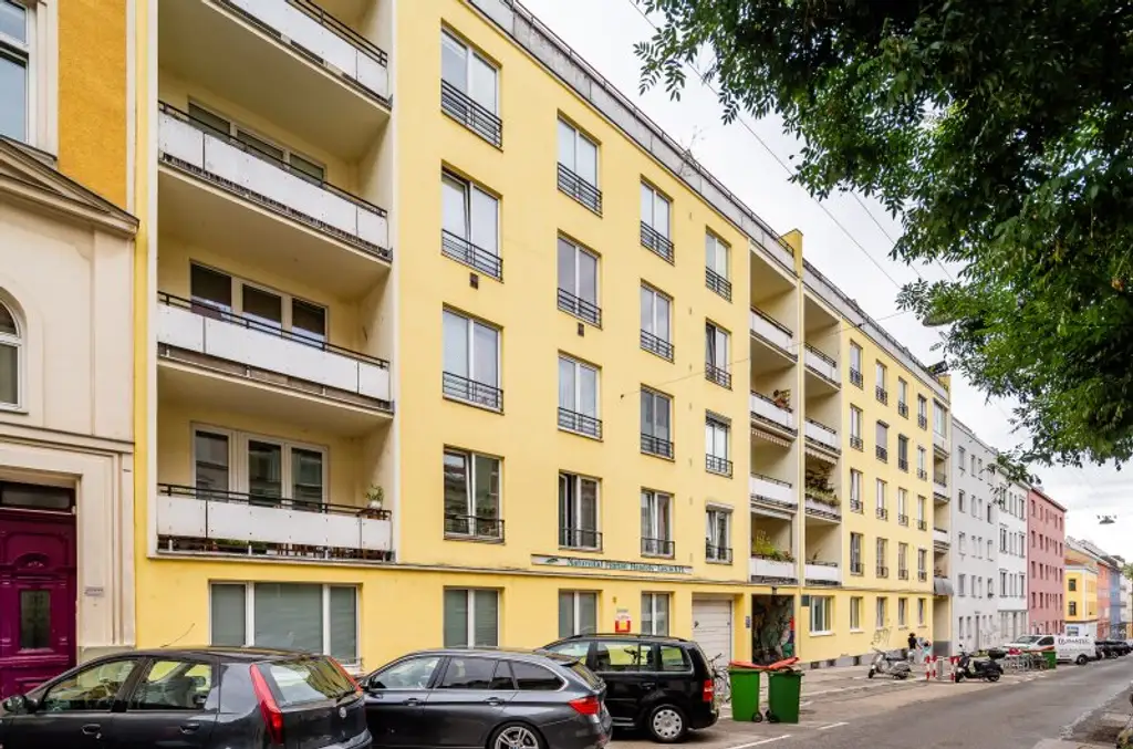 +++ NEU +++ helle 3-ZIMMER TRAUMWOHNUNG MIT 2 TERRASSEN, optimale Aufteilung, letzter Stock, Küche separat. Tolle Lage! ++++