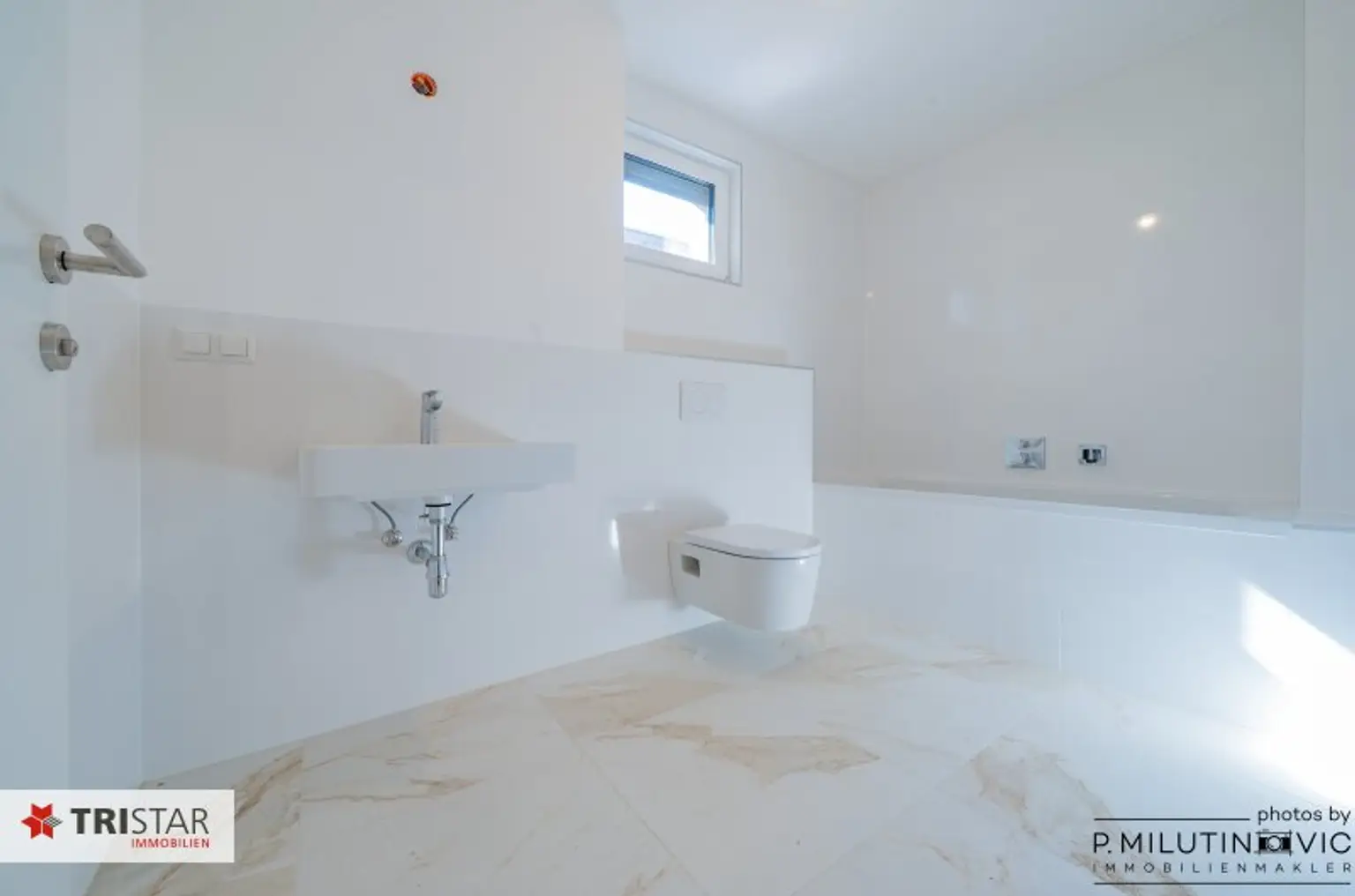 Neu in 2331 Vösendorf++ Erstbezug++Schlüsselfertig++Moderne Doppelhaushälfte für Jungfamilien mit großzügiger Außenfläche 2 Gärten + 2 Terrassen + 4 Balkone++ Gesamtnutzfläche: ca. 240 m²