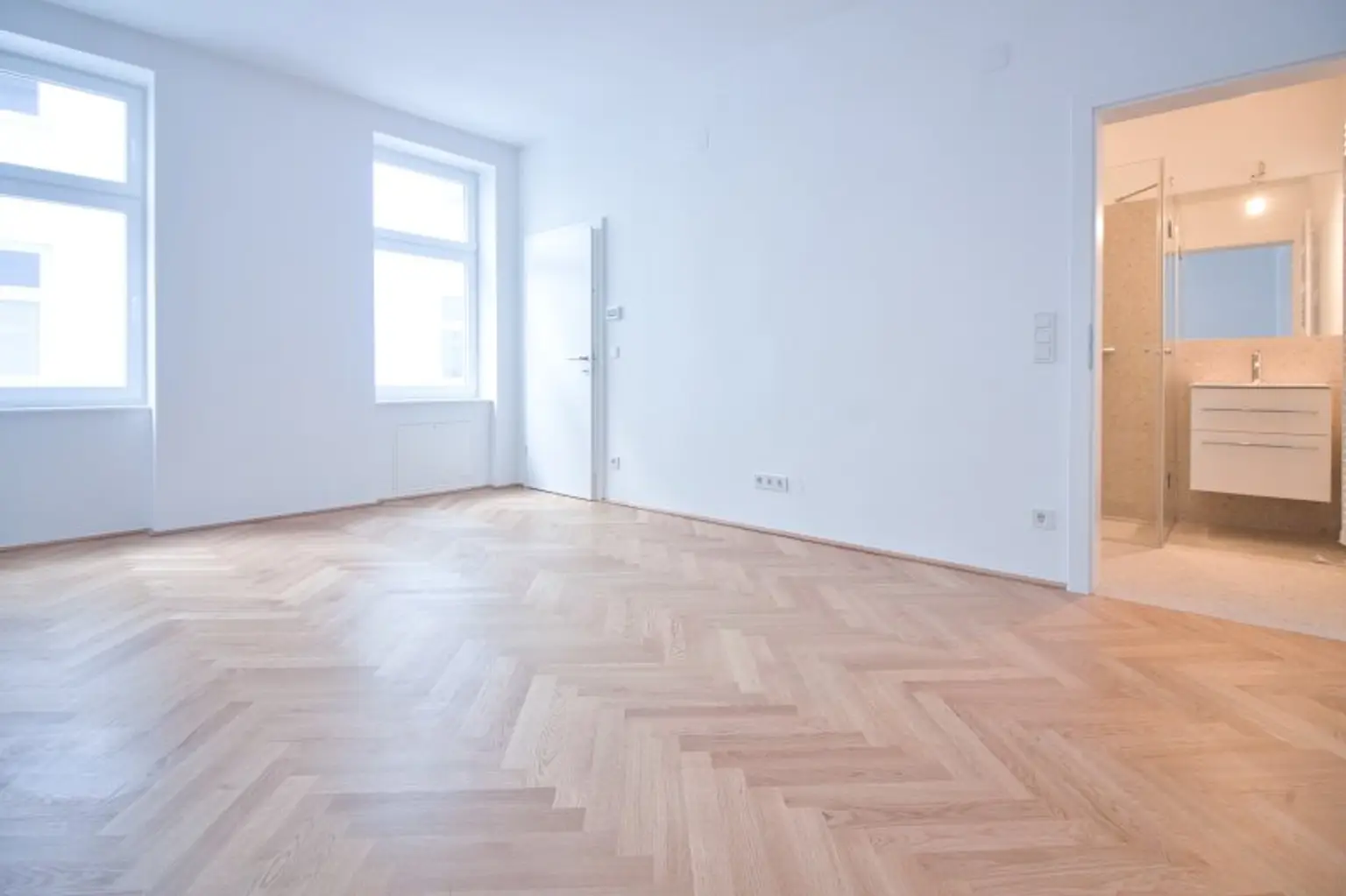 ERSTBEZUG nach Generalsanierung | separierte Küche | tolle Ausstattung | ruhige Innenhoflage