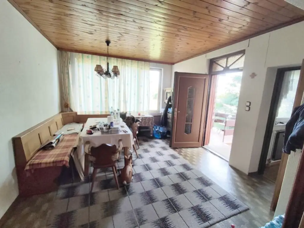 Einfamilienhaus auf großem Grundstück in Siegendorf! Teilweise Sanierungsbedarf!