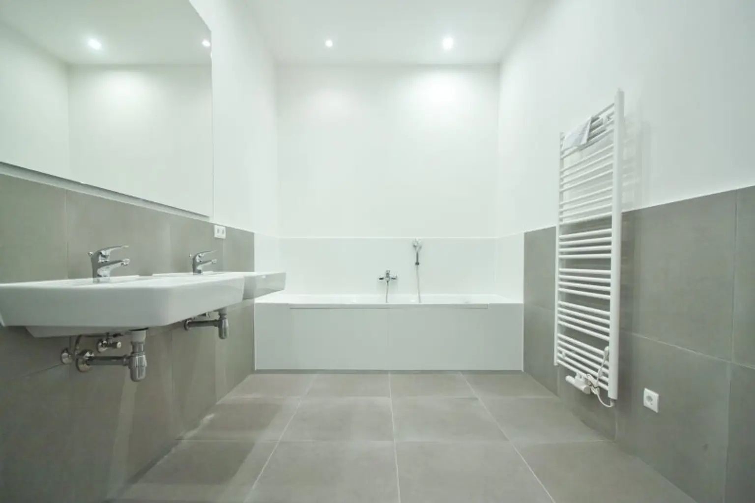 Helle 2-Zimmer-Wohnung | separierte Küche | großzügiges Bad