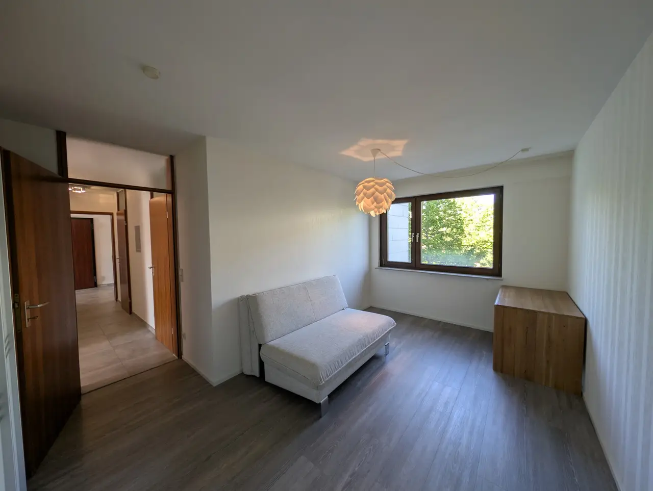 Geräumige 4,5 Zimmerwohnung mit 2 Balkonen und Tiefgaragenplatz auf der Diezenhalde - Foto 1