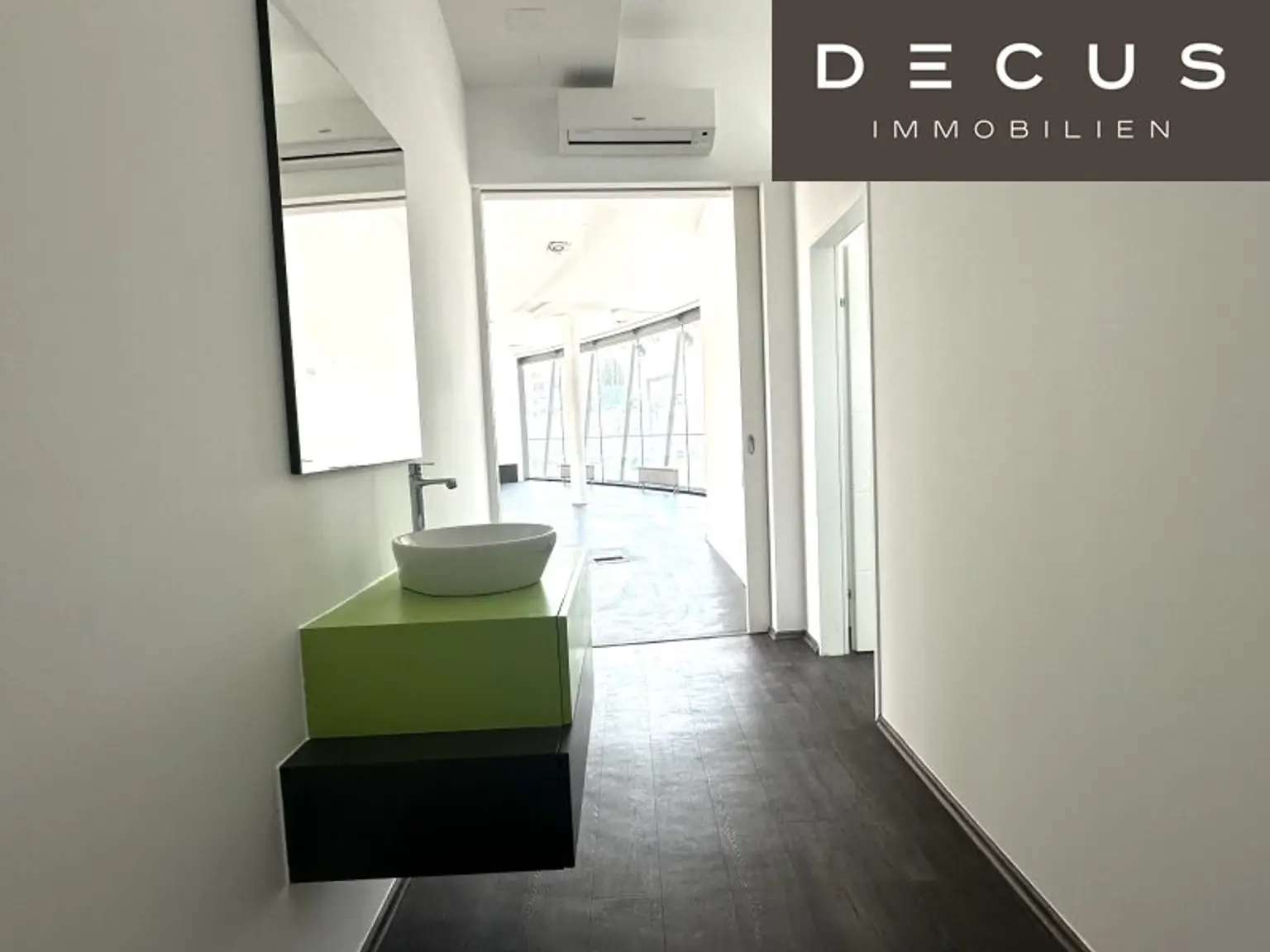 + + + DC-BOX | gekühlte Büro- oder Geschäftsfläche an der U1 + + + DONAU CITY + + +