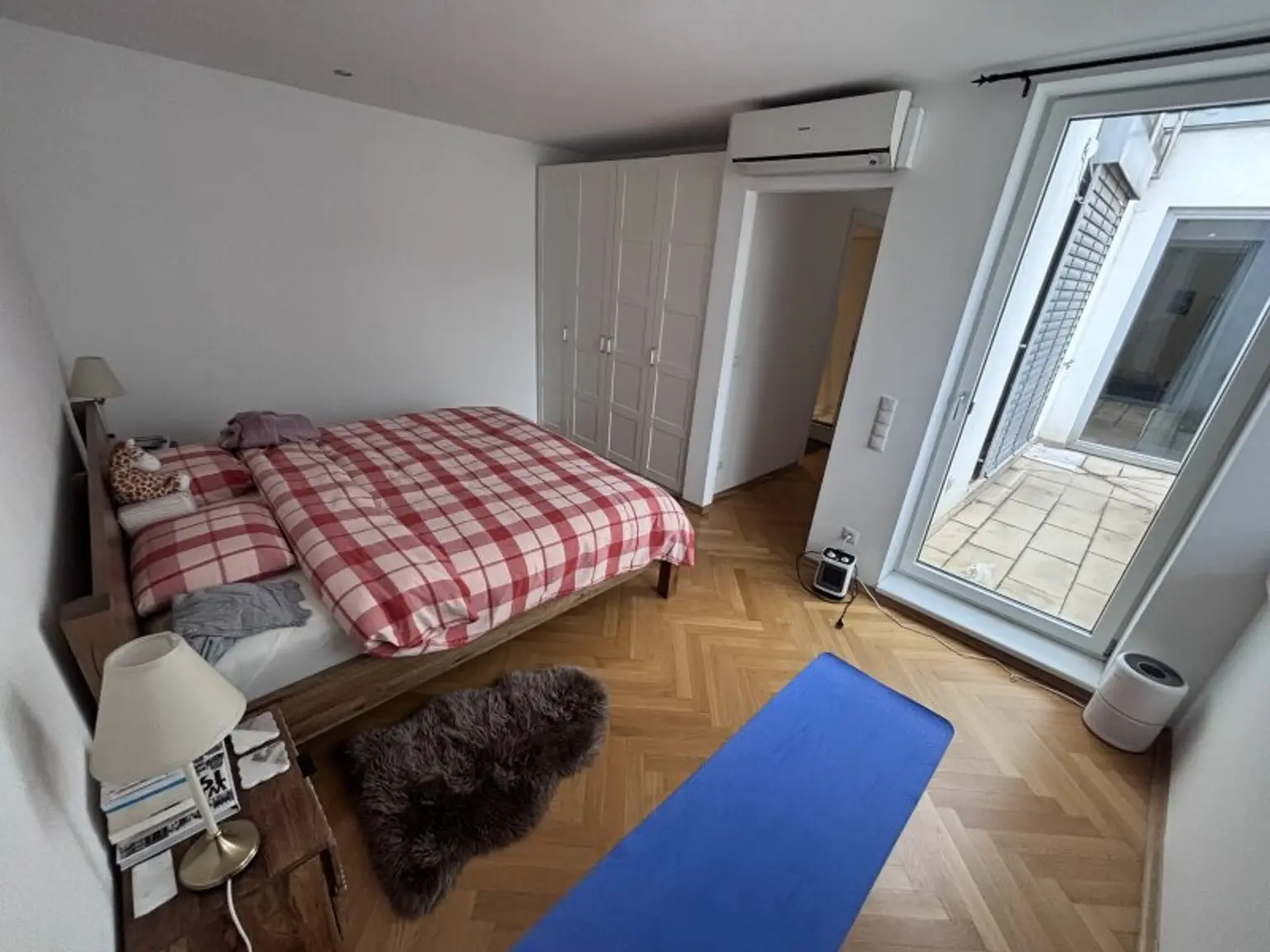 Dachterrassenwohnung ohne Dachschrägen – Erstklassige Lage nahe Börse und Rudolfsplatz