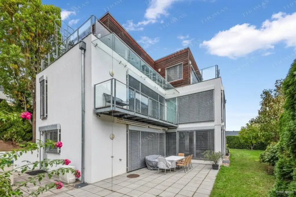 Exklusive Döblinger Villa mit Blick über Wien & die Neustifter Weinberge!