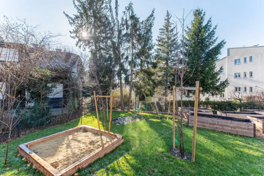 Großzügige 3-Zimmer-Wohnung mit Balkon und Stellplatz zu vermieten!