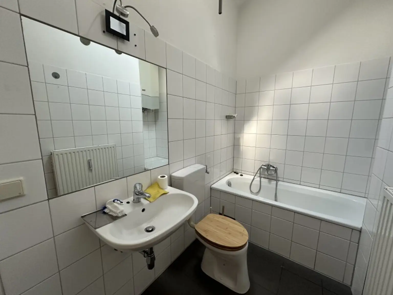Sandwirtgasse: Loft-Wohnung ab sofort frei!