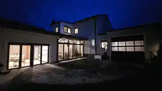 Büro-Wintergarten-Garage-Nacht-1