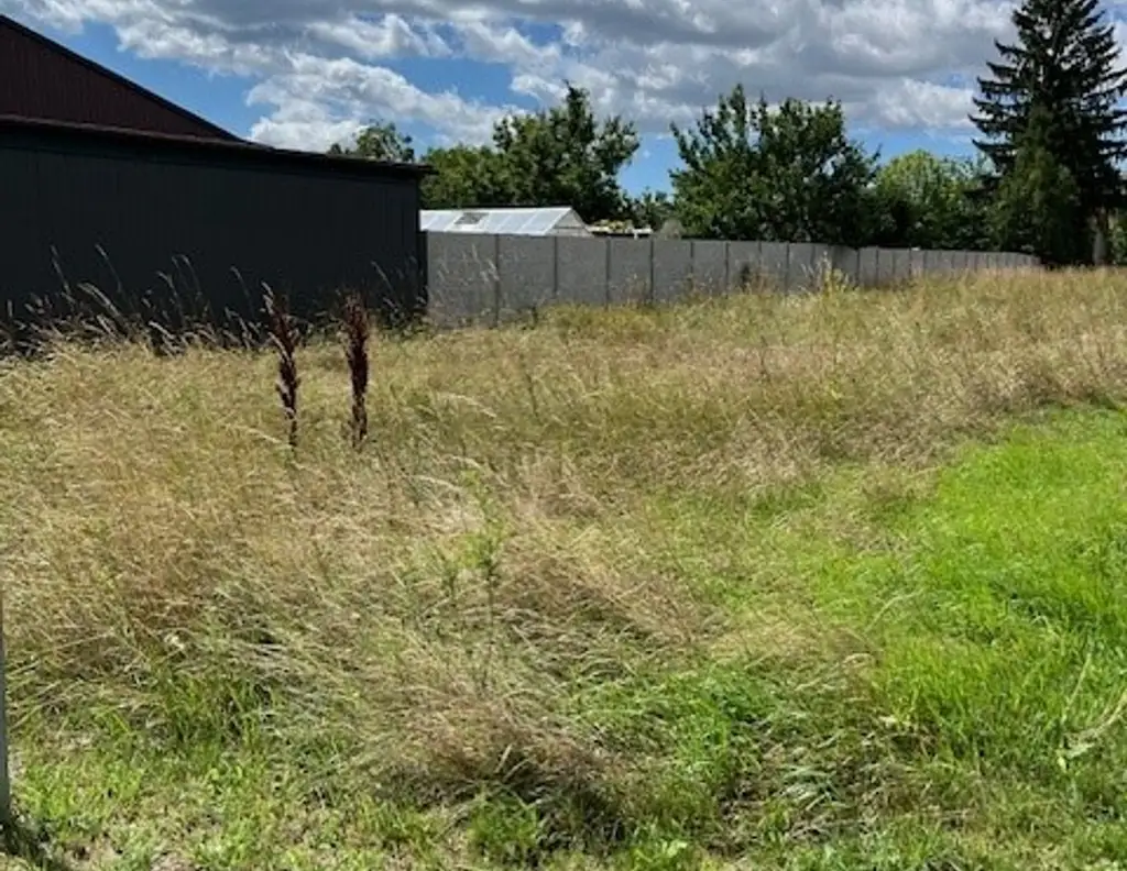 Eckgrundstück, Bauland Wohnen und Bauland Agrar