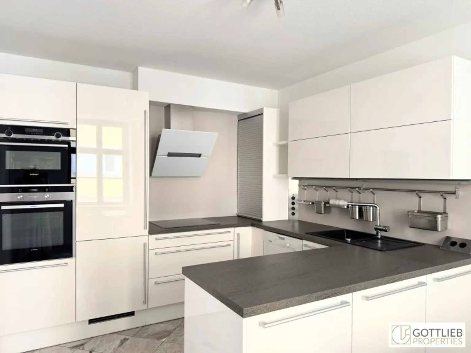 Bestlage beim Hamerlingplatz! Lichtdurchflutete 3-Zimmer-Altbau-Wohnung in saniertem Vorstadthaus inklusive zwei Garagenplätze