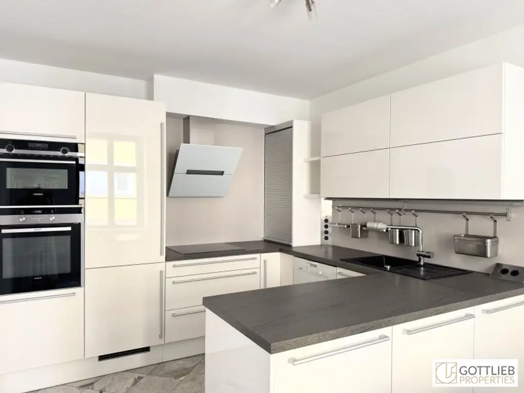 Bestlage beim Hamerlingplatz! Lichtdurchflutete 3-Zimmer-Altbau-Wohnung in saniertem Vorstadthaus inklusive zwei Garagenplätze