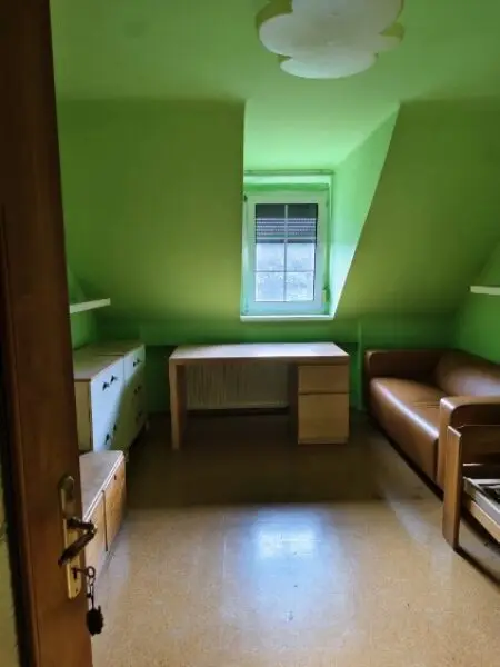 Modernes Wohnhaus  mit angrenzender Café-Bar und 2200m2 Grundstück