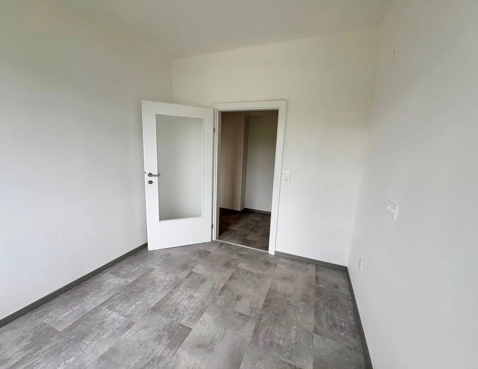 Erstbezug nach Teilsanierung - 2 Zimmer