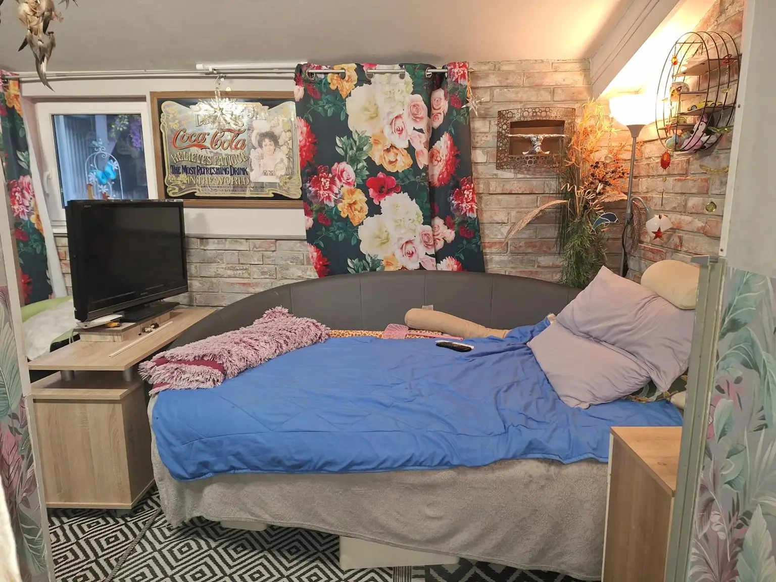 Villa Kunterbunt für Heimwerker / interessantes, kreatives und fröhliches Einfamilienhaus mit 5 Zimmern in ruhiger Seitengasse.