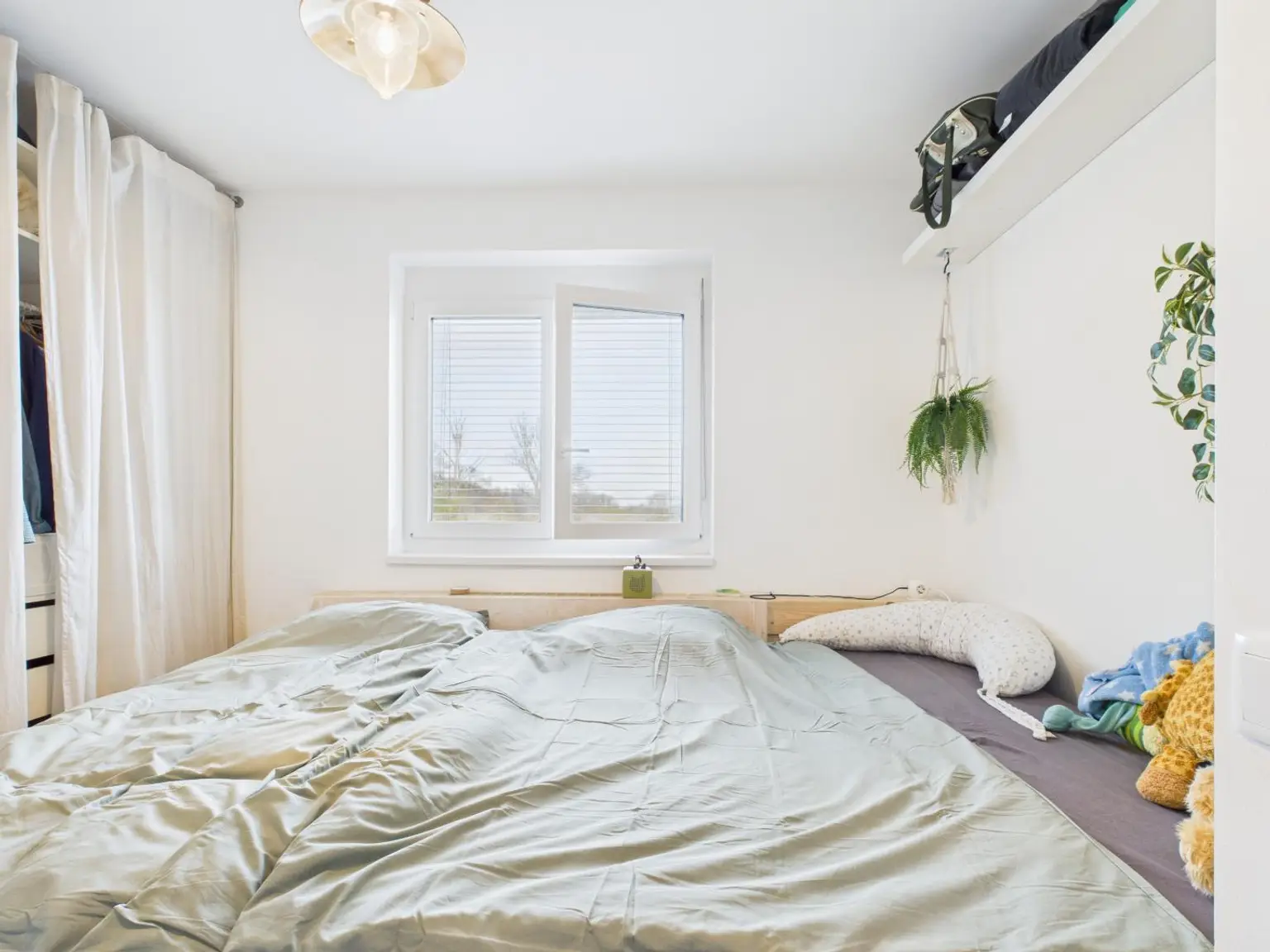 Neuwertige Doppelhaushälfte mit TOP Ausstattung in ruhiger Ortsrandlage