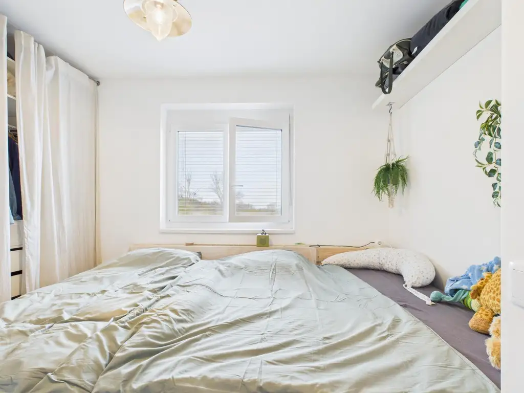 Neuwertige Doppelhaushälfte mit TOP Ausstattung in ruhiger Ortsrandlage