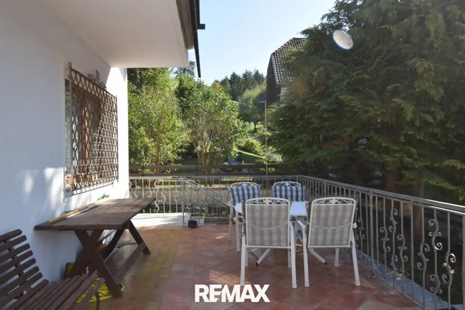 sonnige Terrasse